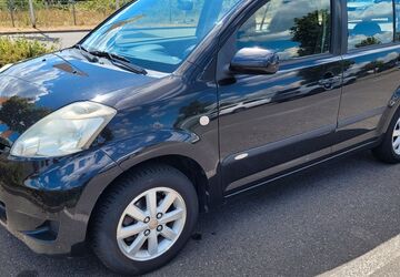 Daihatsu Sirion 174.000 km 1.690 &euro; Hofheim 65719