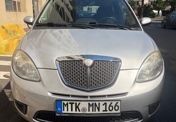 Lancia Ypsilon 130.000 km 3.300 &euro; Wiesbaden 65199