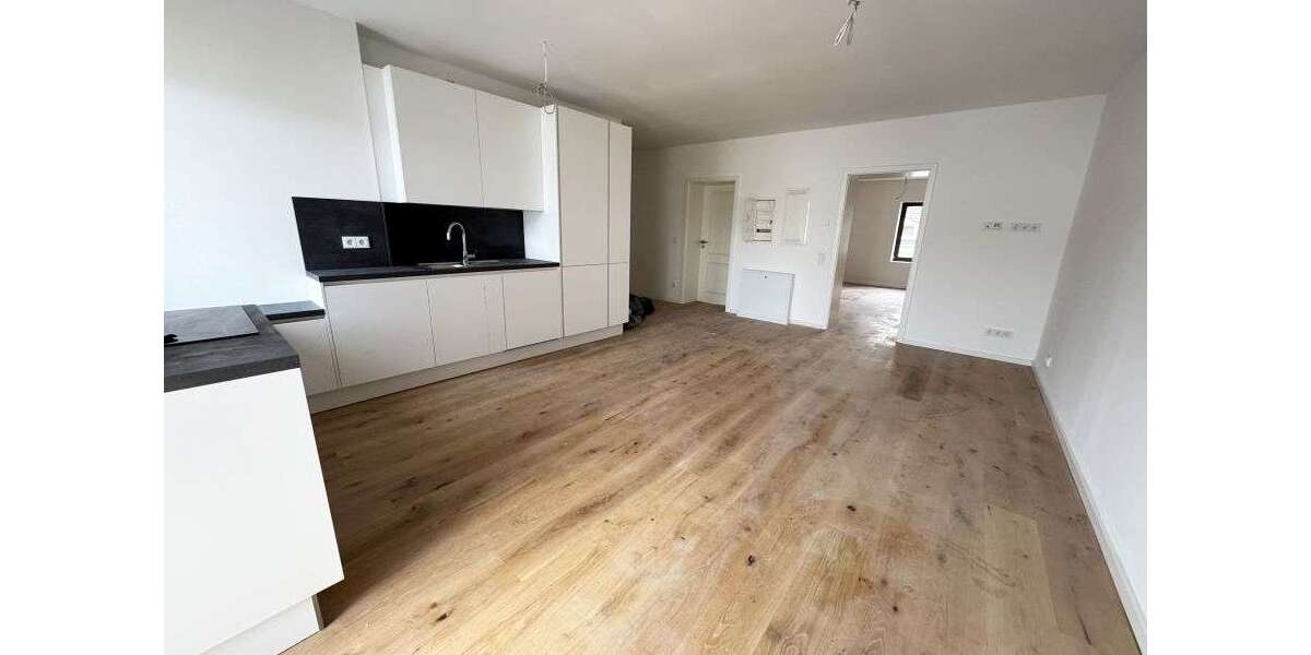 Etagenwohnung Wiesbaden Mitte - 3 Zimmer, 82 m&sup2;, 1.558&euro; | Angebot:26737422