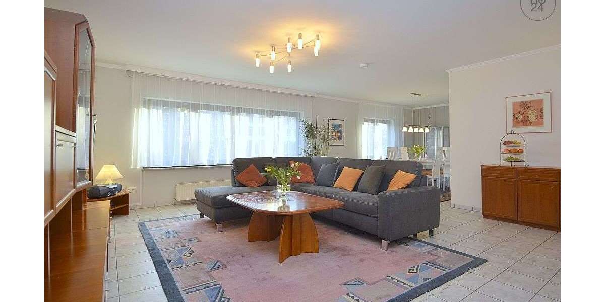 Etagenwohnung Wiesbaden Biebrich - 3 Zimmer, 160 m&sup2;, 2.350&euro; | Angebot:26442316