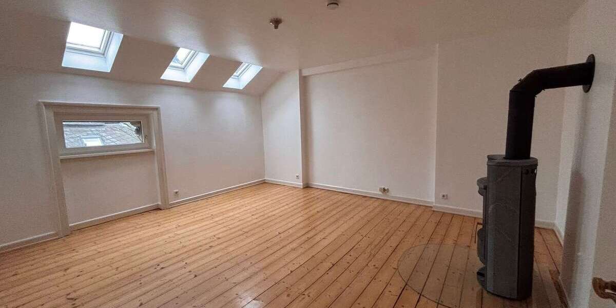 Etagenwohnung Wiesbaden Nordost - 4 Zimmer, 117 m&sup2;, 1.600&euro; | Angebot:25337194