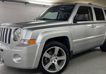 Jeep Patriot 212.000 km 5.900 &euro; Wiesbaden 65199