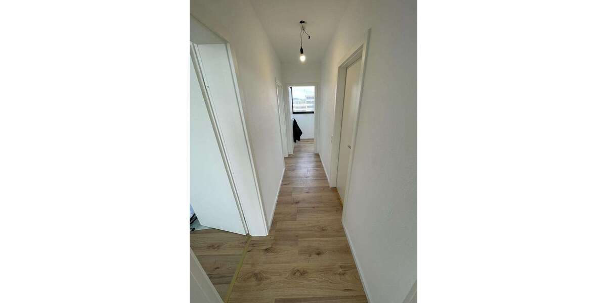 Etagenwohnung Wiesbaden Biebrich - 3 Zimmer, 80 m&sup2;, 1.250&euro; | Angebot:27176921