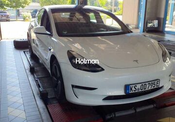 Tesla Model 3 55.979 km 33.594 &euro; Eschborn 65760