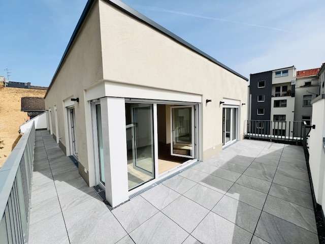 Etagenwohnung Wiesbaden Mitte - 4 Zimmer, 125 m&sup2;, 2.250&euro; | Angebot:26891269