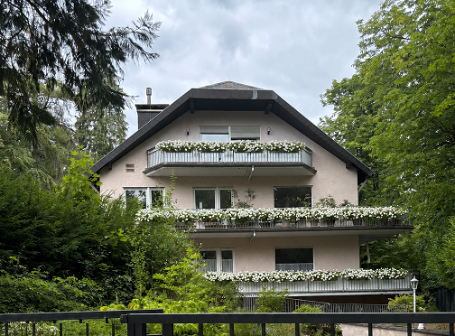 Etagenwohnung Kronberg - 4 Zimmer, 108 m&sup2;, 2.000&euro; | Angebot:27142400