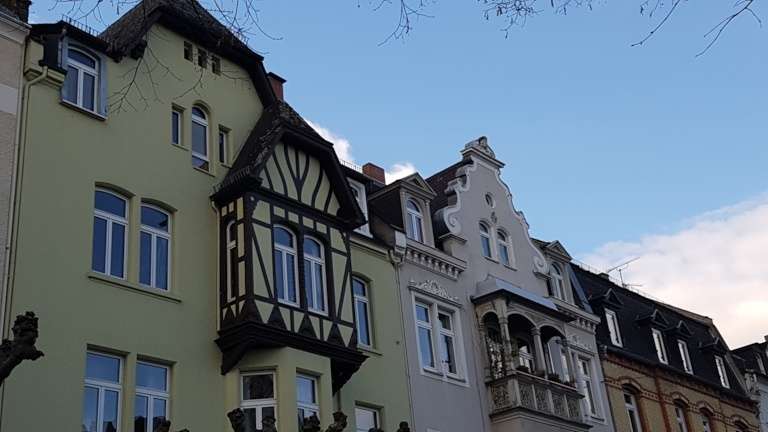 Etagenwohnung Wiesbaden Biebrich - 4 Zimmer, 94 m&sup2;, 1.190&euro; | Angebot:26626421